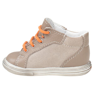 Bottillons en cuir bi-matière avec empiècements contrastés 