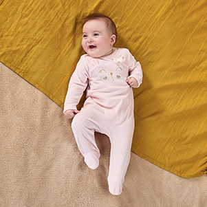 Cute rabbits 1-12 mois